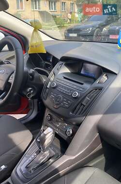 Седан Ford Focus 2015 в 