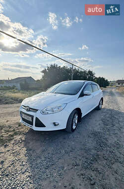 Хэтчбек Ford Focus 2012 в 