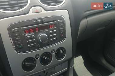 Хетчбек Ford Focus 2010 в 