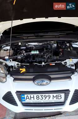 Хэтчбек Ford Focus 2013 в 