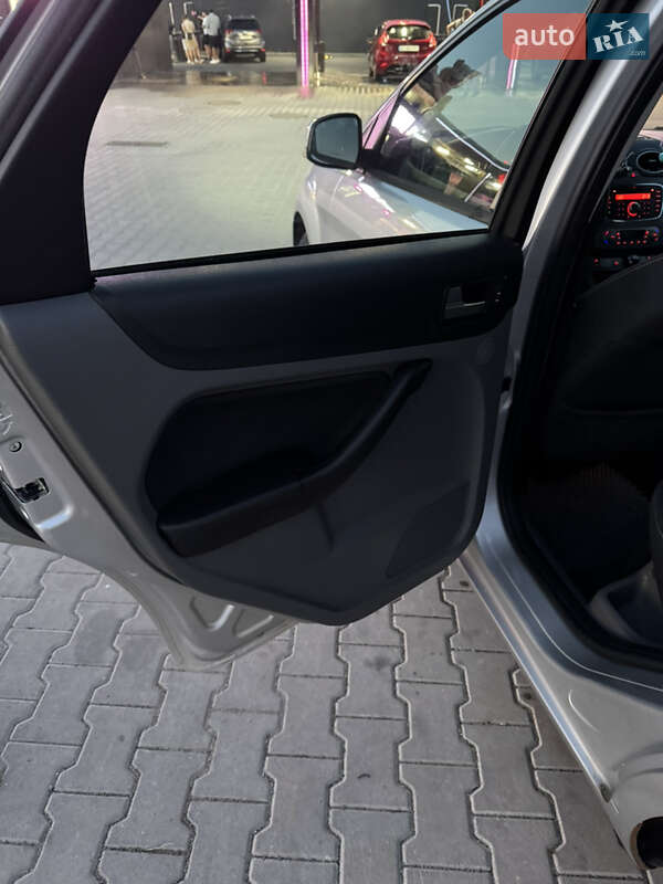 Хэтчбек Ford Focus 2010 в Львове фото 13 Хэтчбек Ford Focus 2010 в Львове