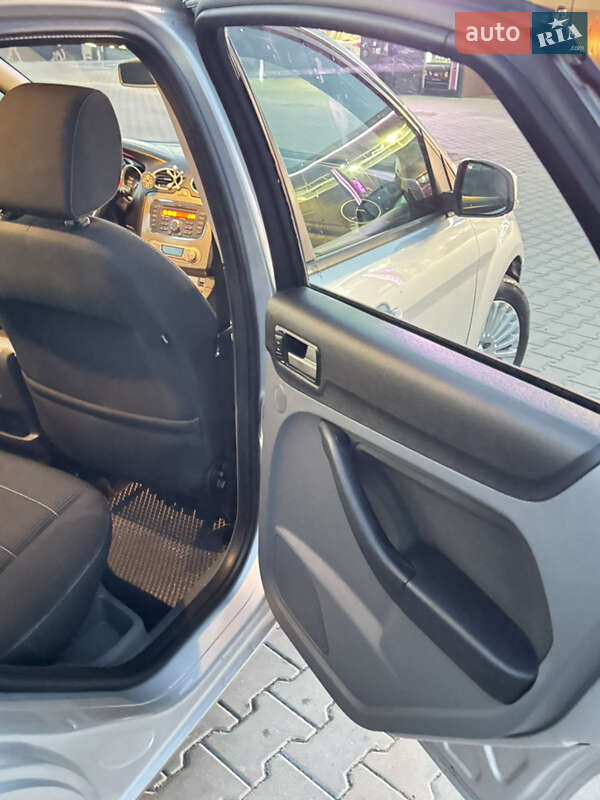 Хэтчбек Ford Focus 2010 в Львове фото 28 Хэтчбек Ford Focus 2010 в Львове