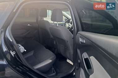 Хэтчбек Ford Focus 2014 в 