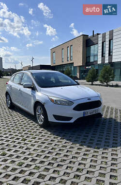 Хэтчбек Ford Focus 2015 в 