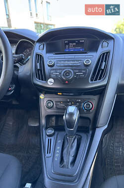 Хэтчбек Ford Focus 2015 в 