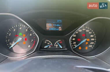 Хэтчбек Ford Focus 2013 в 