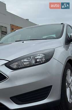Седан Ford Focus 2015 в 