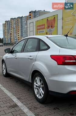 Седан Ford Focus 2015 в 