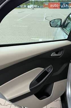Седан Ford Focus 2015 в 