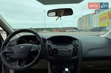 Седан Ford Focus 2015 в 