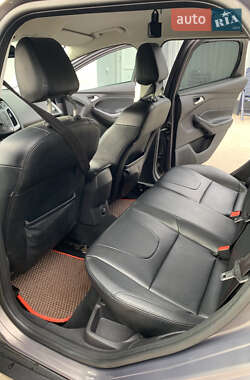 Универсал Ford Focus 2012 в 