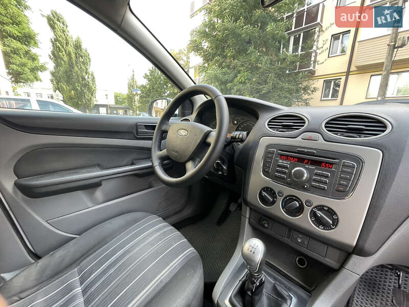 Хэтчбек Ford Focus 2011 в Киеве