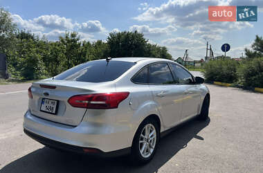 Седан Ford Focus 2015 в 