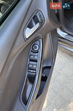Седан Ford Focus 2015 в 