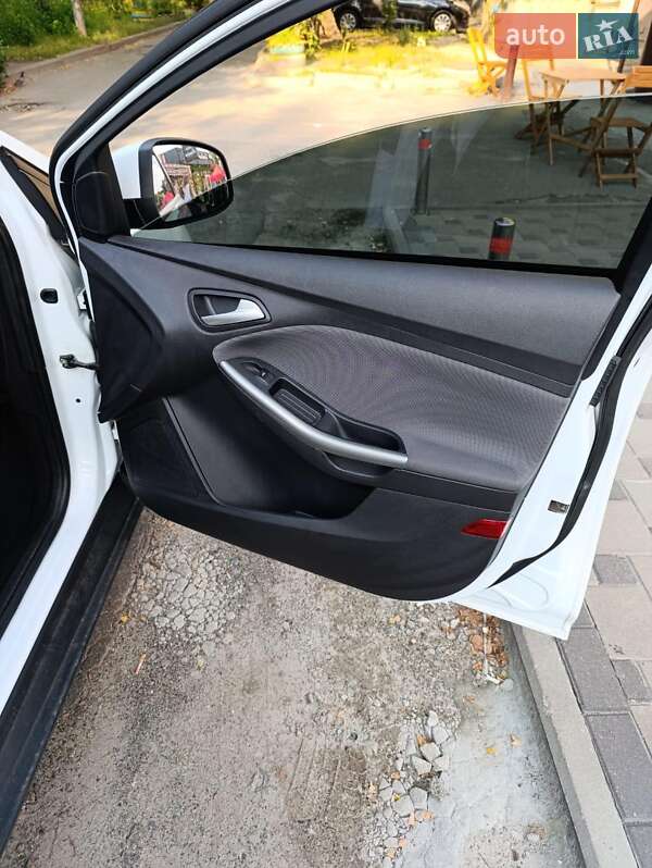 Хэтчбек Ford Focus 2013 в Киеве