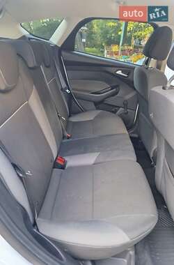 Хэтчбек Ford Focus 2013 в 