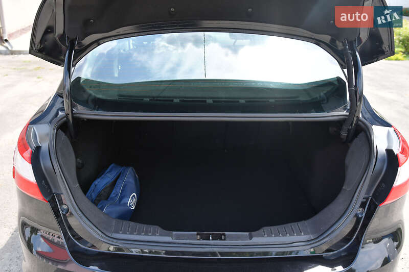 Седан Ford Focus 2011 в Чемеровцах