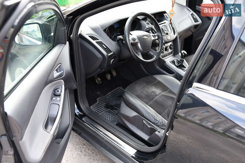 Седан Ford Focus 2011 в Чемеровцах