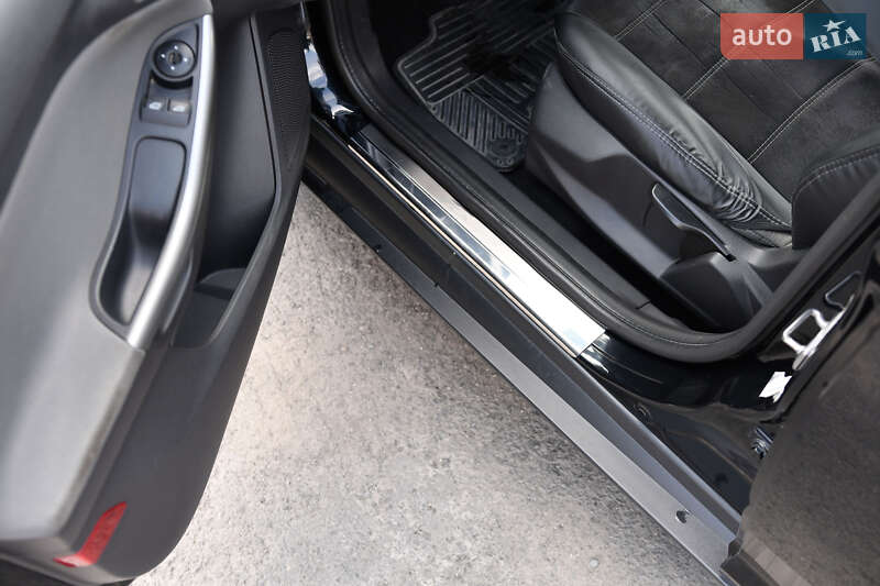 Седан Ford Focus 2011 в Чемеровцах