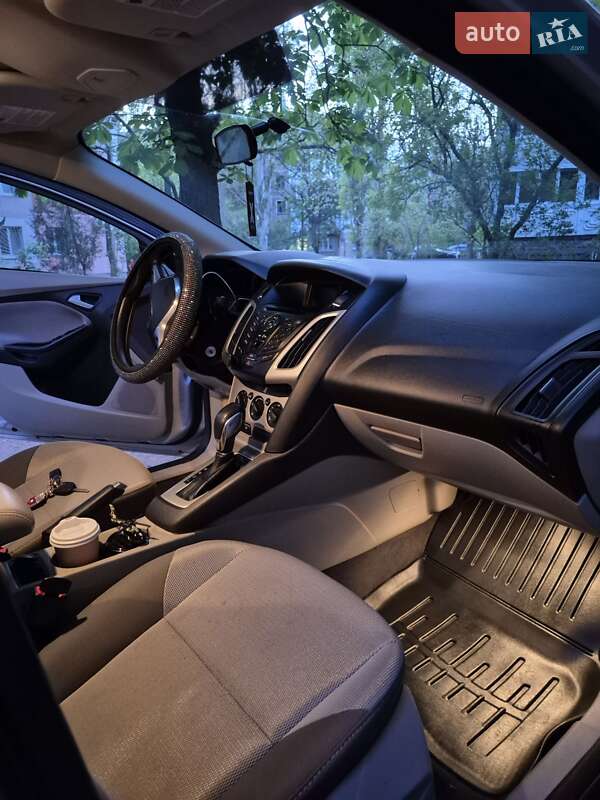 Седан Ford Focus 2014 в Николаеве фото 10 Седан Ford Focus 2014 в Николаеве