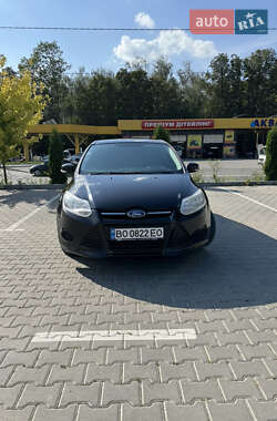 Хэтчбек Ford Focus 2012 в 