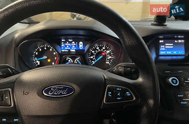Седан Ford Focus 2016 в 