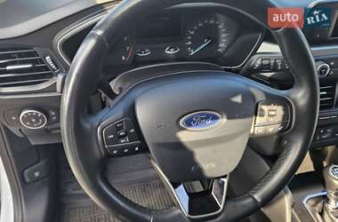 Хэтчбек Ford Focus 2019 в 