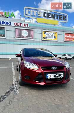Седан Ford Focus 2012 в 