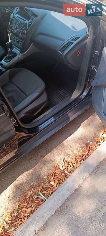 Универсал Ford Focus 2012 в Кривом Роге фото 7 Универсал Ford Focus 2012 в Кривом Роге