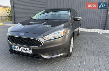 Седан Ford Focus 2015 в 