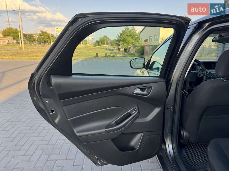 Седан Ford Focus 2015 в Кропивницком