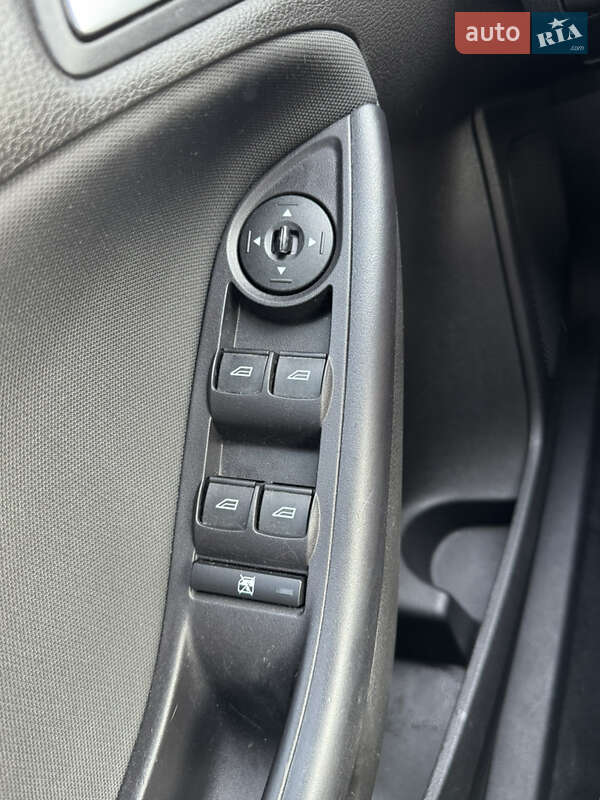 Седан Ford Focus 2015 в Кропивницком