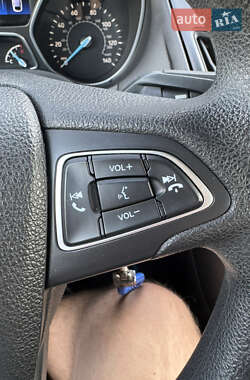 Седан Ford Focus 2015 в 