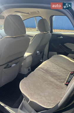 Седан Ford Focus 2012 в 