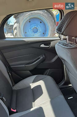 Седан Ford Focus 2014 в 