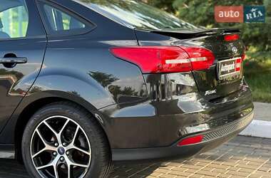 Седан Ford Focus 2015 в 