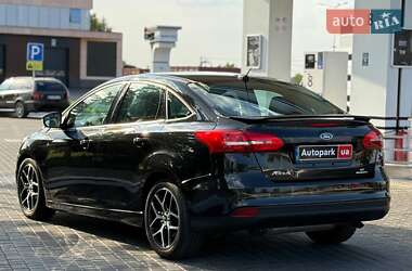 Седан Ford Focus 2015 в 