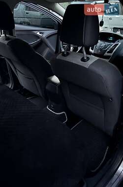 Седан Ford Focus 2013 в 