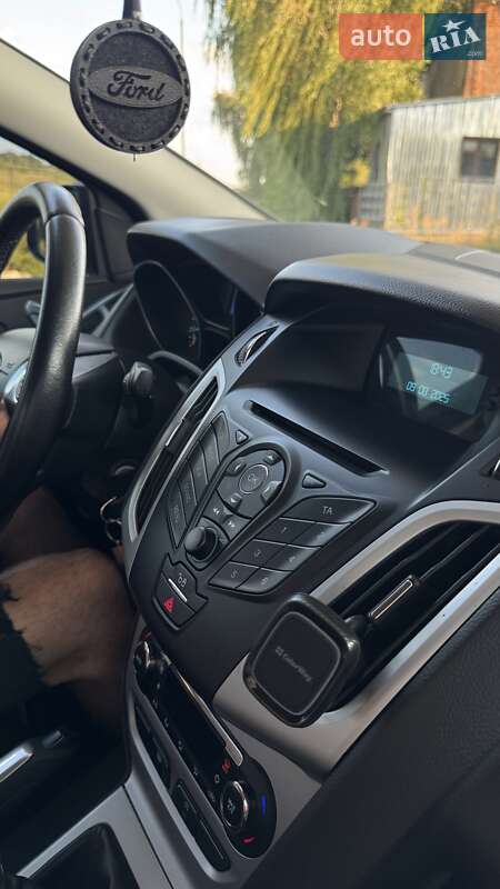 Седан Ford Focus 2013 в Миргороді