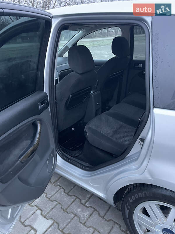 Хэтчбек Ford Focus 2007 в Чемеровцах