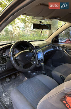 Хэтчбек Ford Focus 2001 в 