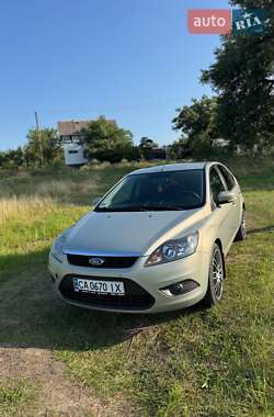 Хэтчбек Ford Focus 2009 в 