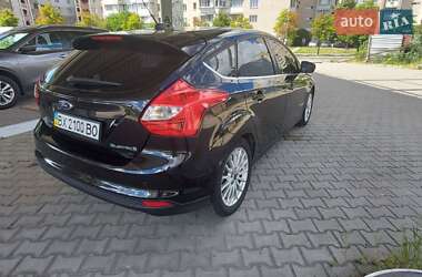 Хэтчбек Ford Focus 2013 в 