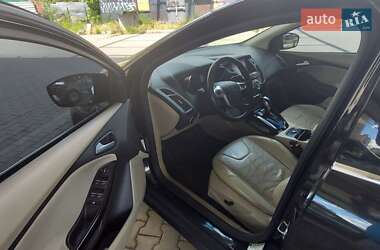 Хэтчбек Ford Focus 2013 в 