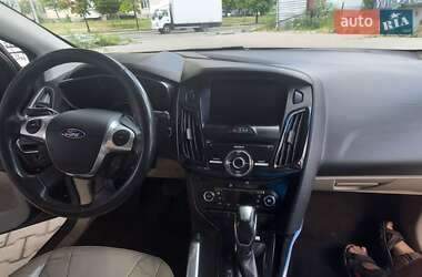 Хэтчбек Ford Focus 2013 в 