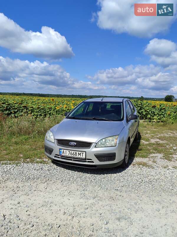 Хэтчбек Ford Focus 2005 в 