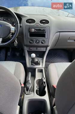 Хэтчбек Ford Focus 2007 в 