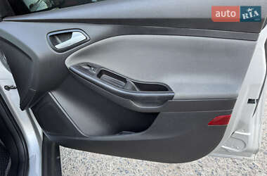 Хэтчбек Ford Focus 2013 в 
