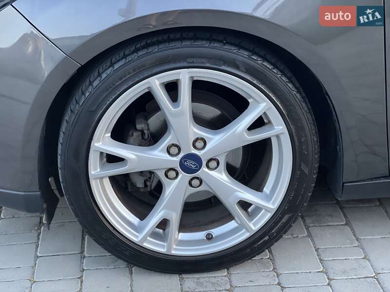 Седан Ford Focus 2015 в Ровно