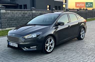 Седан Ford Focus 2015 в 